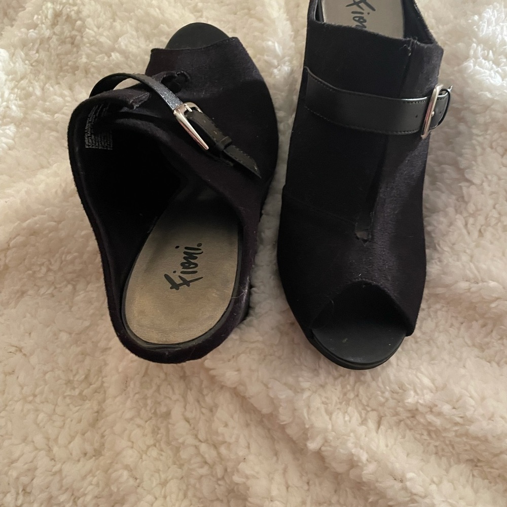 Ladies wedge open toe slide on shoes . Brand new never worn. Size 9 suede